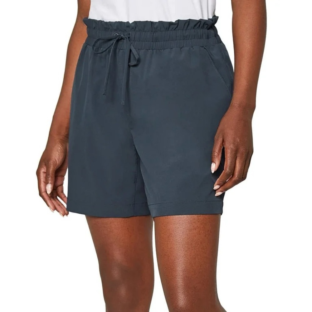Mondetta Women's Navy Athletic Shorts, Size S, 5.5" Inseam, Stretchy Lightweight